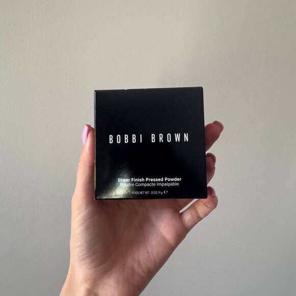 Bobbi Brown Sheer finish Pressed Powder, 9g/ .31oz shade Golden orange - Picture 5 of 8